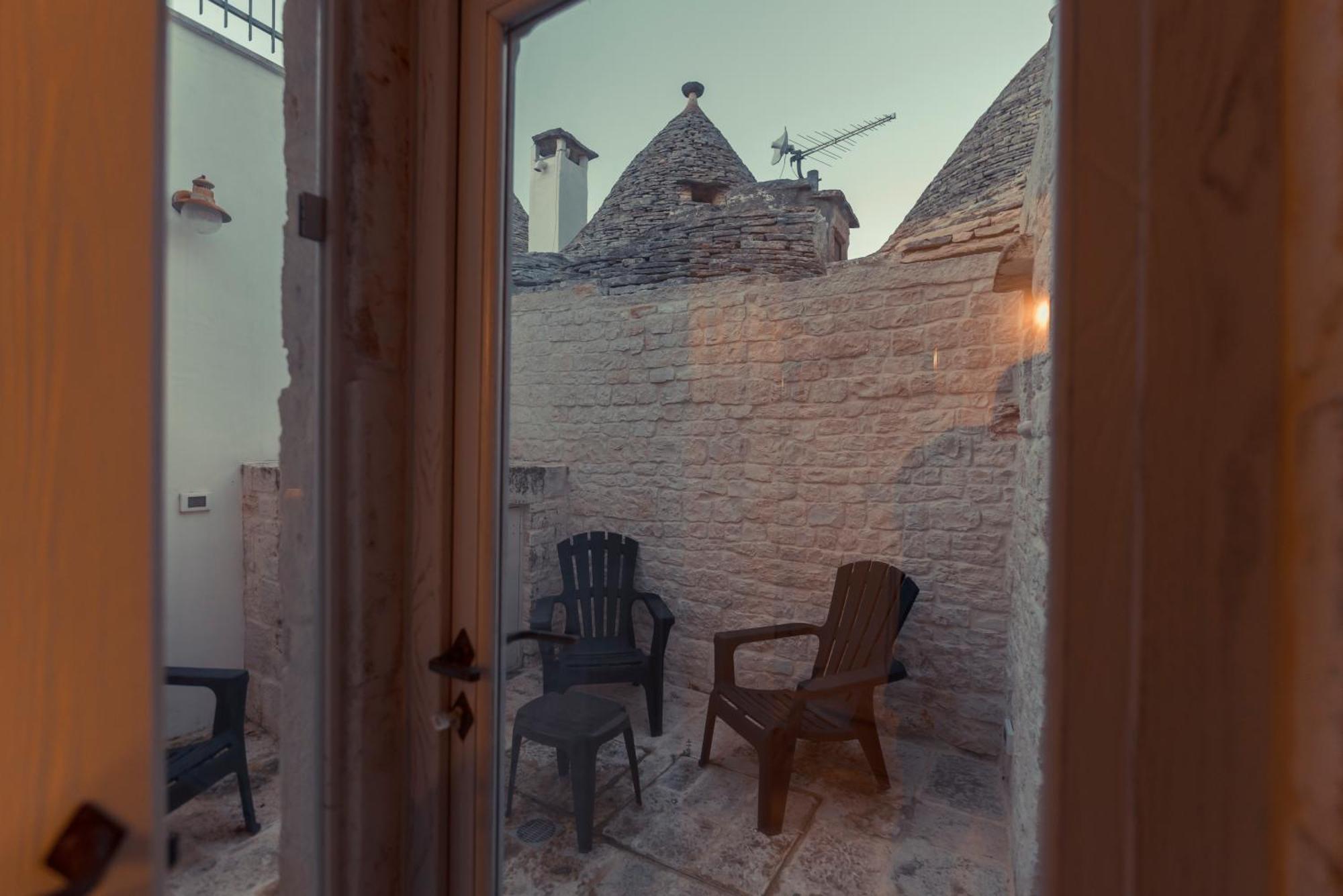 Trulli Antichi Mestieri - Widespread Trulli In The Historic Center Acomodação com café da manhã Alberobello Exterior foto